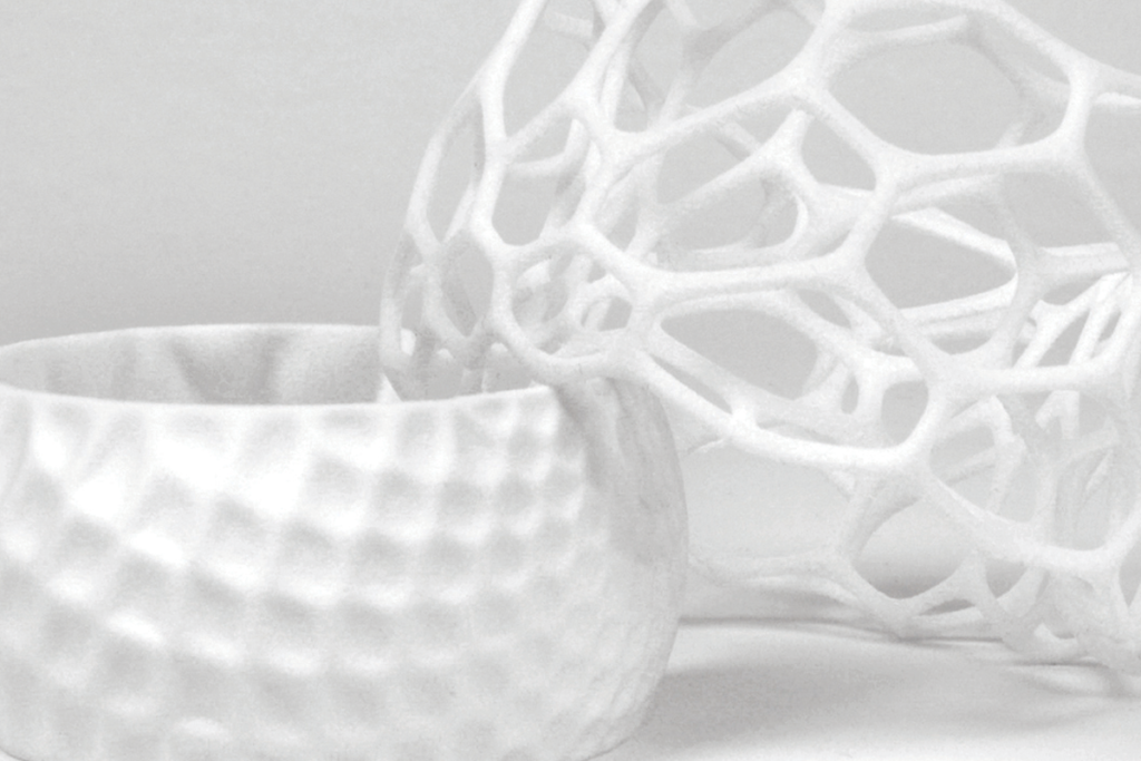 Computational design - Bracelets bio-inspirés imprimés en 3D avec la technique SLS par frittage de poudre. Représentation de la compétence en conception algorithmique pour le domaine du design et de la fabrication numérique.